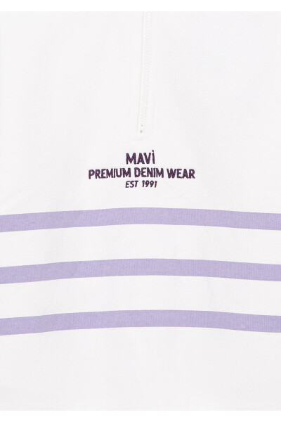 Yarim fermuarlı chiziqli oq sweatshirt - 6
