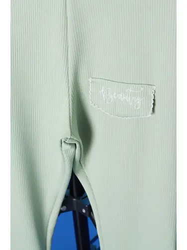 Yashil Beauty Yozuvli Kashtado‘zlik Ispancha Klosli Qizlar Tayti 18183-Yashil - LC WAIKIKI (1)