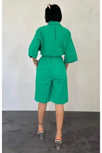 Yashil qisqa yengli zig'ir ko'ylak va shortik kostyumi - 3