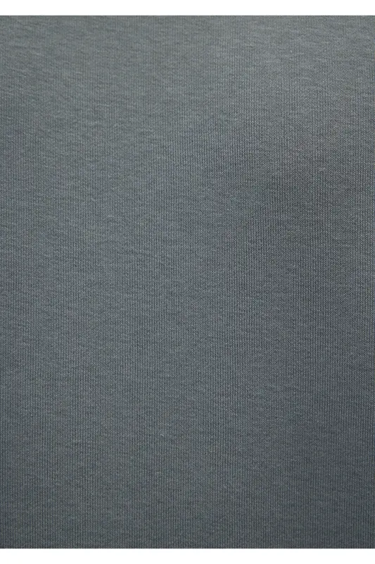 Yashil velo yoqasi bo'yinli oddiy ko'ylagi - 7