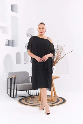 Yelkali tosh bosma katta hajmli qora shifon ko'ylak - 1