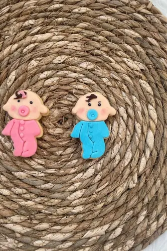 Yeni Doğan Hediyelik Bebek Tulum Desenli Şeker Hamurlu Butik Kurabiyesi 20 Adet - 1