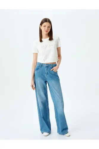 Crop Bisiklet Yaka Kısa Kollu Slim Fit Fiyonklu Tişört - Ekru - KOTON (1)