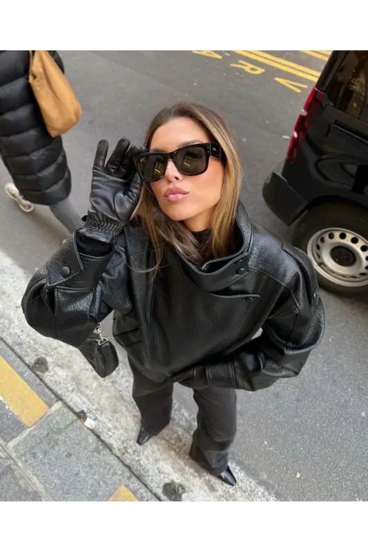 Yeni Sezon Kadın Oversize Dik Yaka Apoletli Siyah Deri Ceket - Siyah&Black - 1