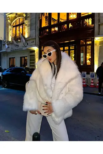 Yeni Sezon Kadın Premium Oversize Peluş Kürk Mont - Optik Beyaz - 1