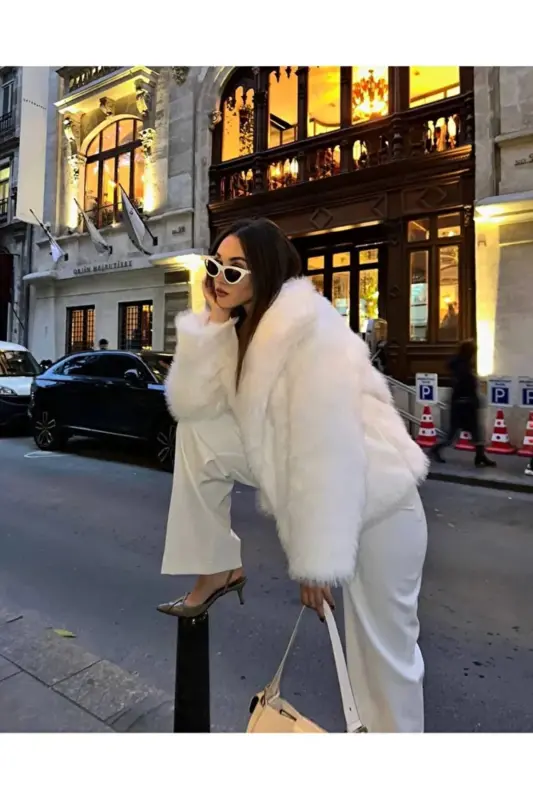 Yeni Sezon Kadın Premium Oversize Peluş Kürk Mont - Optik Beyaz - 3