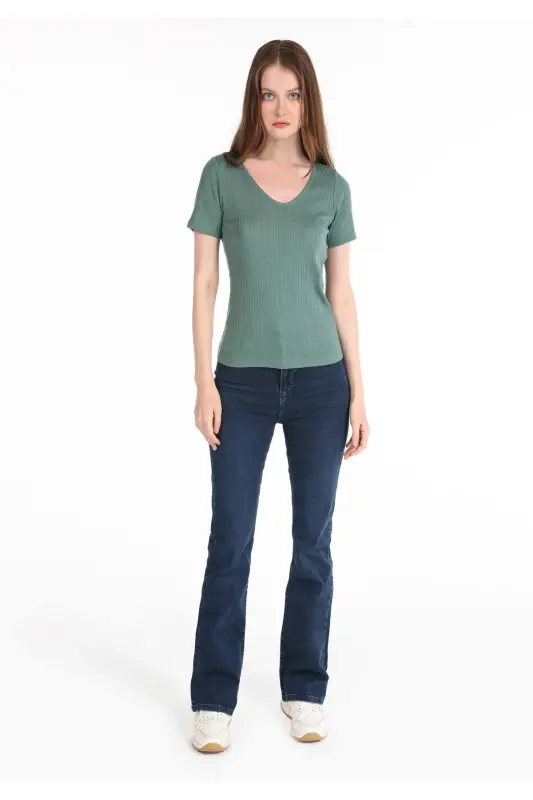 Slim Fit V Yaka Kadın Yeşil Kısa Kol Tişört - DARK MINT GREEN - 3