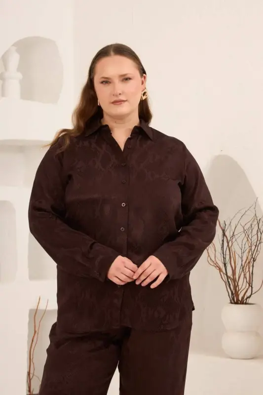 Yılan Derisi Desenli Büyük Beden Kadın Gömlek Kahve - BÜYÜKBEDENIZ