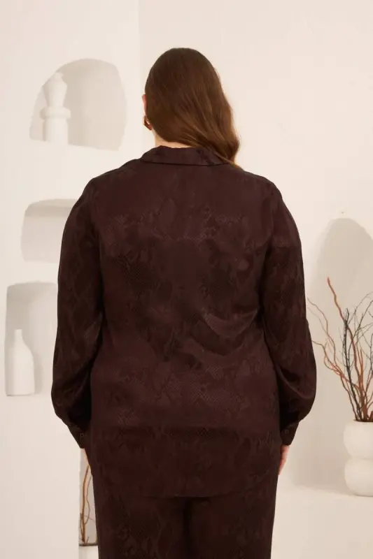 Yılan Derisi Desenli Büyük Beden Kadın Gömlek Kahve - 5