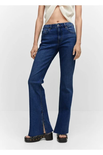 Yirtilgan, o'rta balandlikdagi kengaytirilgan jinsi shimlar - MANGO