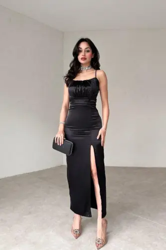 YIRTMAÇ DETAYLI ASKILI SATEN ELBİSE-SİYAH - 1