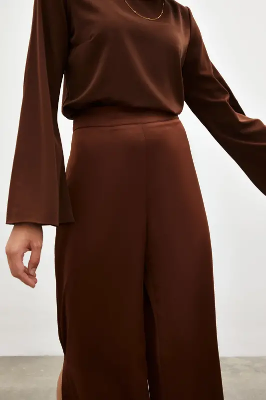 Yırtmaç Detaylı Saten Pantolon - Kahve - KAHVE - 4