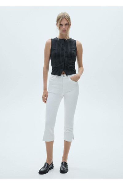 Yon tomoni yirtilgan kapri jinsi shimlar - MANGO WOMAN (1)