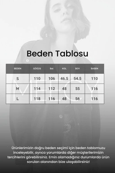 Yon tomonlardan burmalar bilan bezatilgan teri ko'ylagi - Oversize - 5