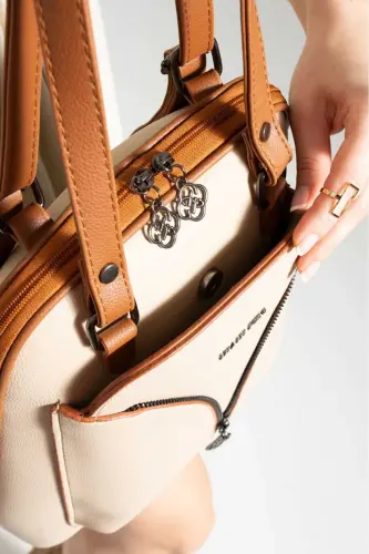 Yoro Model Kadın Sırt Ve Omuz Çantası Su Geçirmez Suni Deri Çok Cepli Ultra VIP-Krem - YOGII (1)