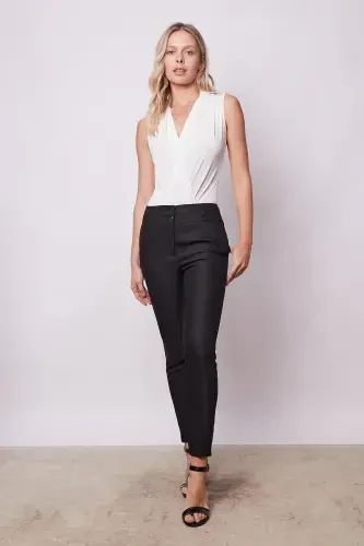 Yüksek Bel Kalın Kemerli Cepli Dar Paça Bilek Boy Pamuklu Likralı Kumaş Pantolon-Siyah-SİYAH - JUMENT (1)