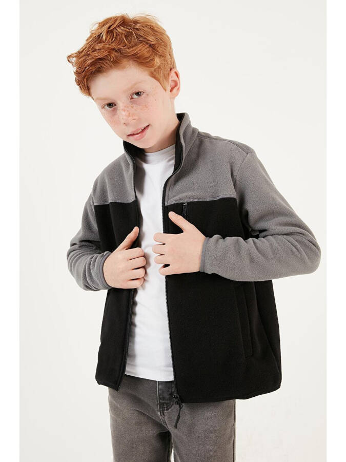 Gri Yumuşak Dokulu Fermuarlı Renk Bloklu Dik Yaka Cepli Polar 5905001-Gri - 8