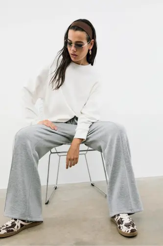 Yumuşak Dokulu Geniş Paça Nervürlü Pantolon-Açık gri - STRADIVARIUS (1)