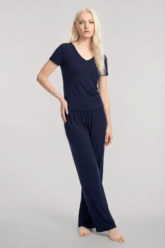 Yumuşak Dokulu Minimal V Yaka Üst Lacivert - 1