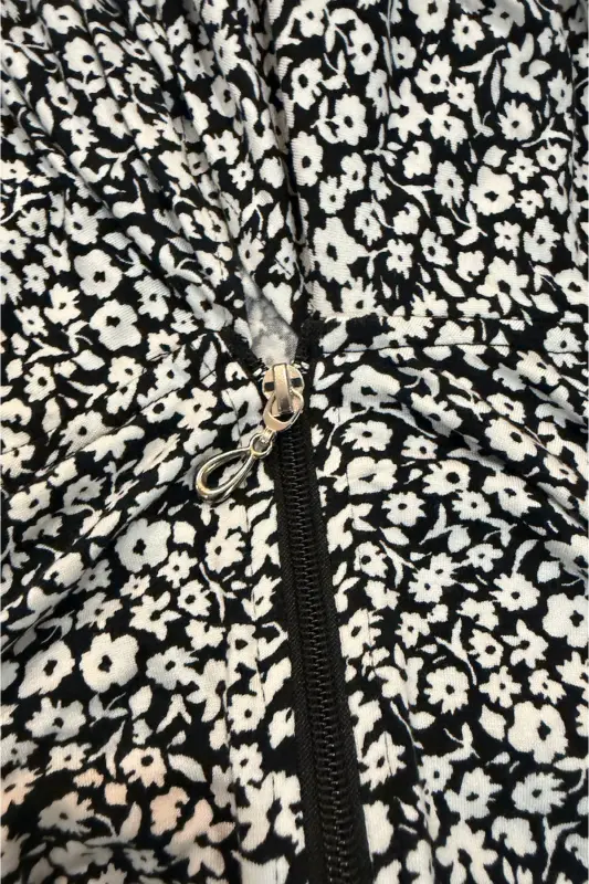 Yumuşak ve Pamuklu Kumaştan, Çiçek Desenli, Kolay Giyilir ve Pratik, Çantalı Siyah Namaz Elbisesi-SİYAH - 3