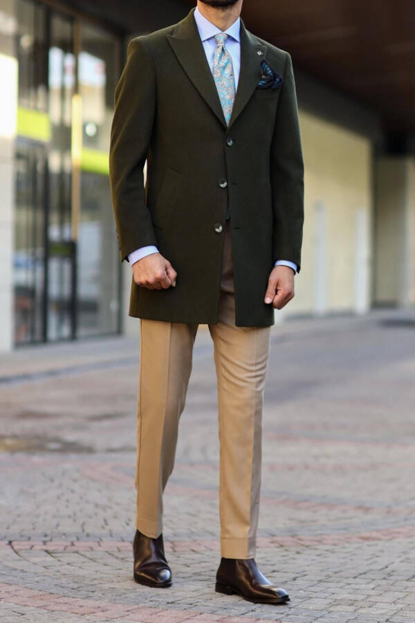 Zamonaviy dizayndagi klassik erkak paltosi. 80% jun, 20% poliester. - 6