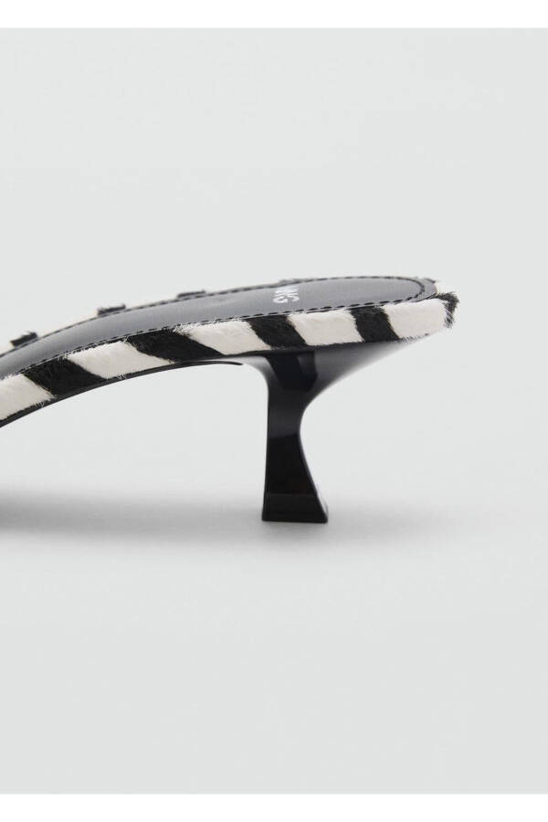 Zebra-striped leather sandals - 5