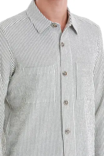 Зелёная классическая приталенная рубашка с длинными рукавами в полоску - 5