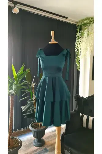 Зелёное атласное платье на выпускной с квадратным вырезом, без рукавов, с бантами на плечах - зелёный - 4