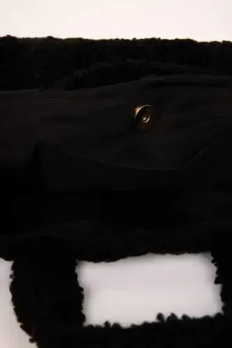 Женская базовая однотонная плюшевая сумка через плечо - черная - 4