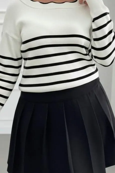 Женская Белая Трикотажная Блузка с Деталями на Спине и Рисунком в Полоску - 2