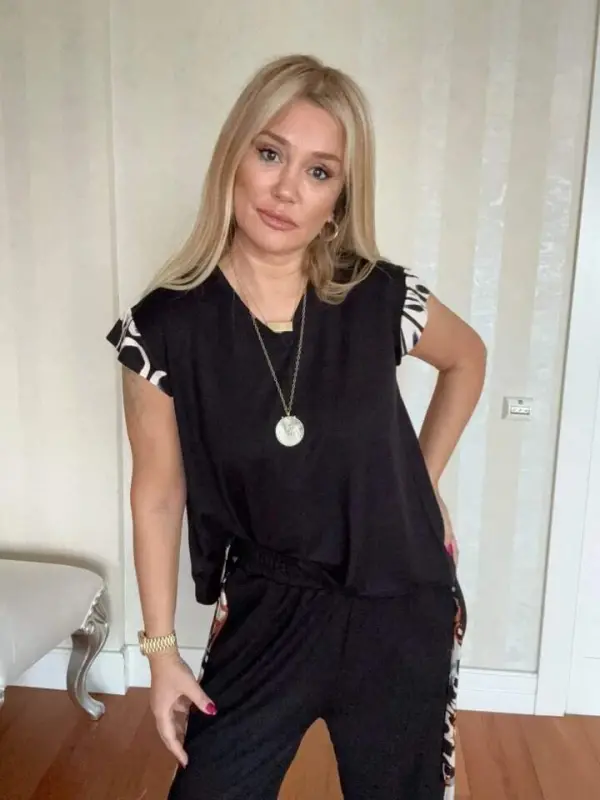 Женская блуза с цифровым принтом 