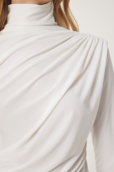 Женская блузка экрю с сборками и воротником-стойкой Sandy FF00135 - 4