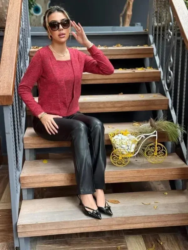 Женская блузка из мягкой ткани с длинными рукавами, запахом, манжетами на рукавах и подоле. - 7