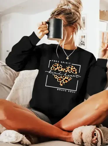 Женская блузка из вискозы двунитки с длинными рукавами, велосипедным воротником и узором - 1