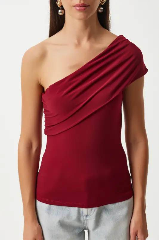 Женская Бордовая Трикотажная Блузка на Одно Плечо с Рюшами DZ00112-Bordo - 4