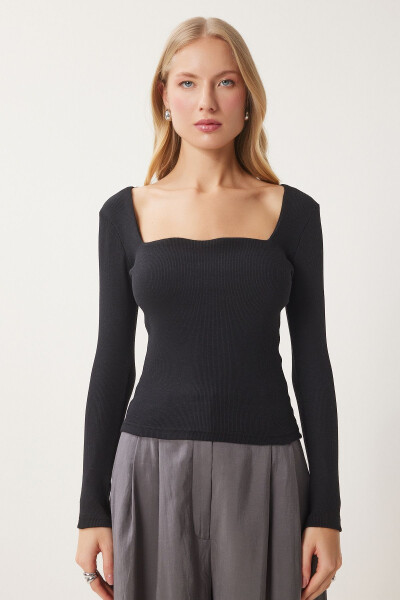 Женская чёрная водолазка с рубчиками GT00100 - 4
