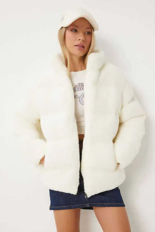 Женская экрю пуховая куртка с высоким воротником QA00002 - 3