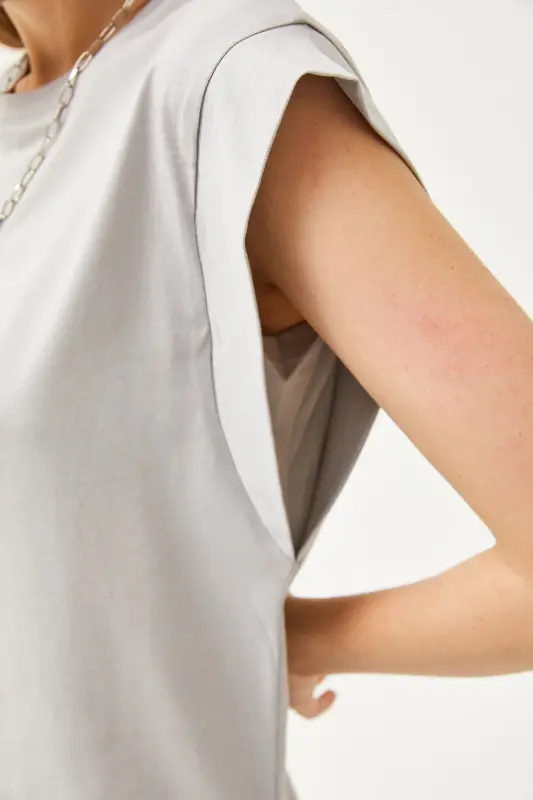 Женская футболка летучая мышь Yunus серая с вставками под мышками - 7