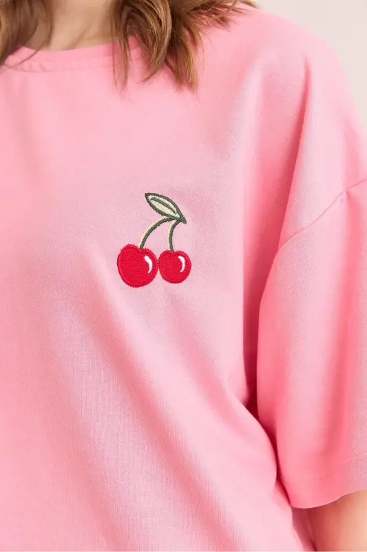 Женская Футболка С Вишневой Розовой Вышивкой Свободного Кроя На 2 Нити - 7