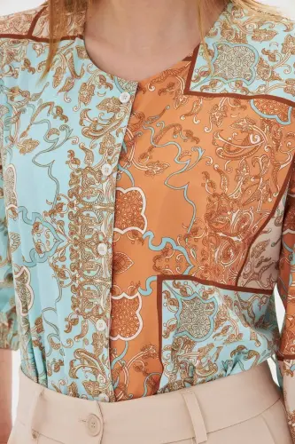 Женская горчичная рубашка с нулевым воротником, четвертным рукавом и узором. - 4