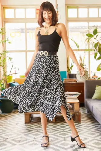 Женская юбка черная с асимметричным узором в виде бутона ETK-19000 