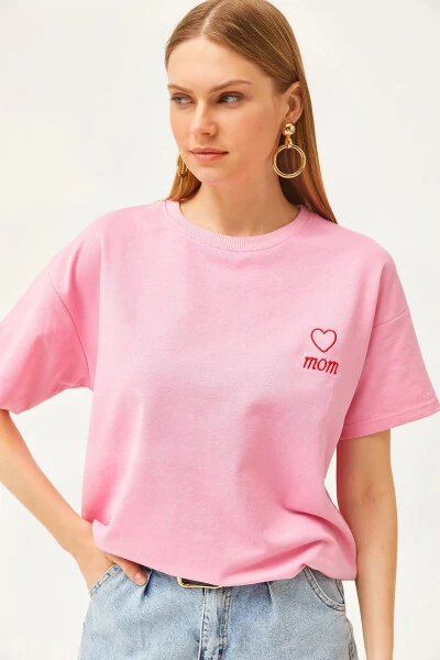 Женская розовая футболка оверсайз с вышивкой Mom из 2 нитей TSH-19000785 - OLALOOK (1)