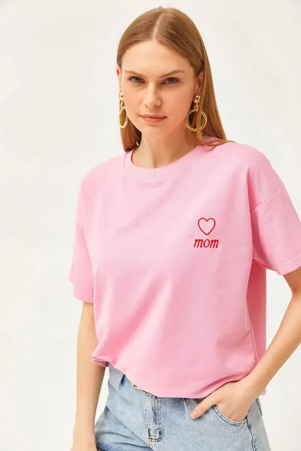 Женская розовая футболка оверсайз с вышивкой Mom из 2 нитей TSH-19000785 - 3