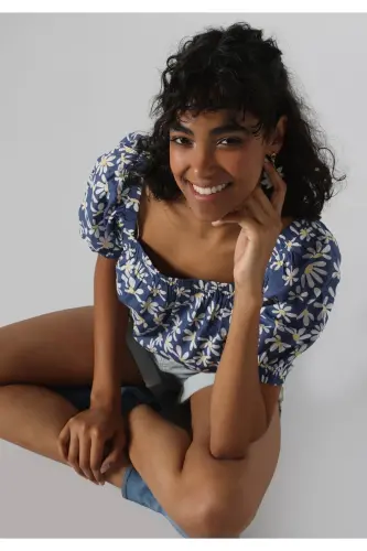 Женская рубашка с коротким рукавом, многоцветная, приталенная, с принтом - 1