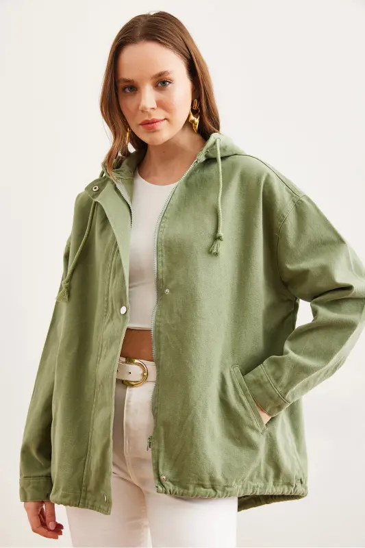 Женская хаки куртка из габардина с карманами на молнии и кнопках CKT-19000419 - 5