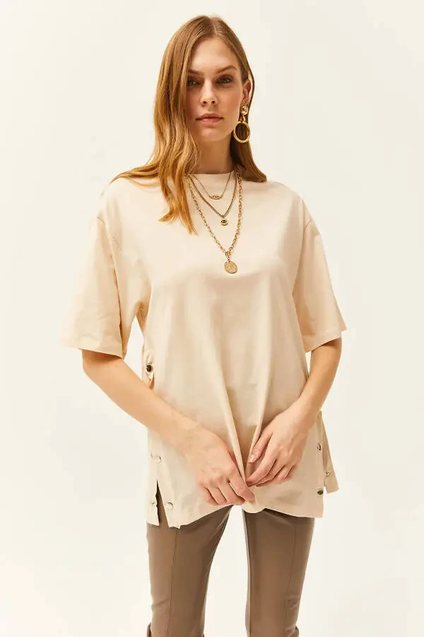 Женская хлопковая футболка бежевого цвета с пуговицами по бокам TSH-19000762 - 4