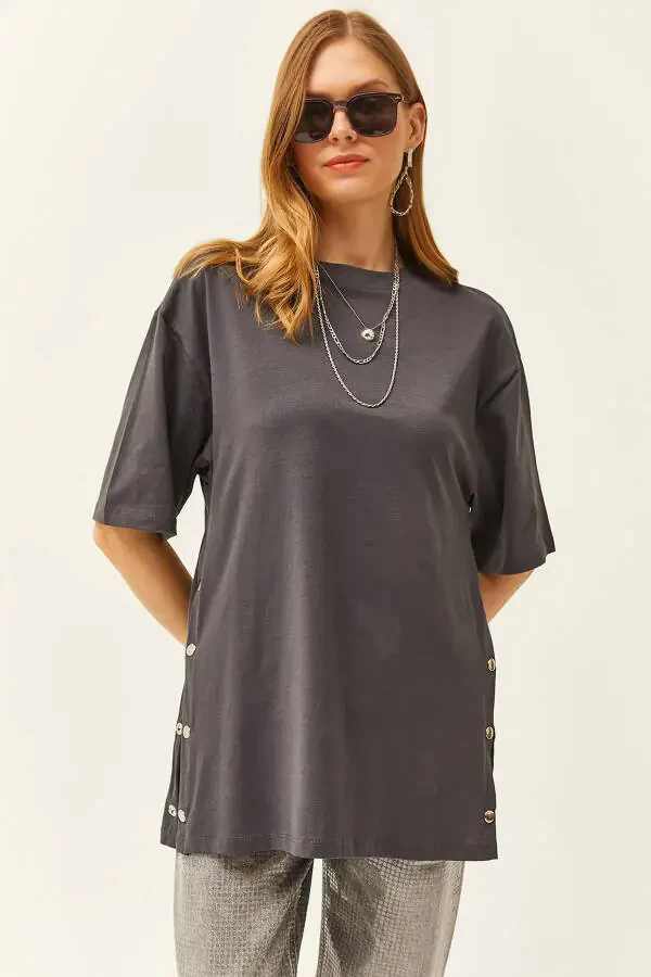 Женская хлопковая футболка с пуговицами по бокам цвета дымчатого серого TSH-19000762 - 1