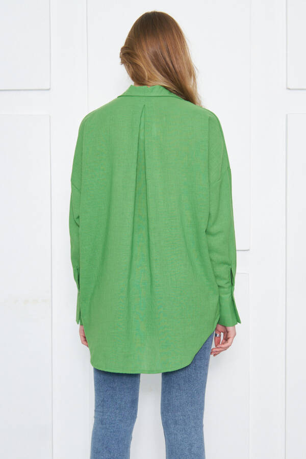 Женская зеленая рубашка оверсайз с текстурой льна, широкие рукава Arm-24k001001 - 9