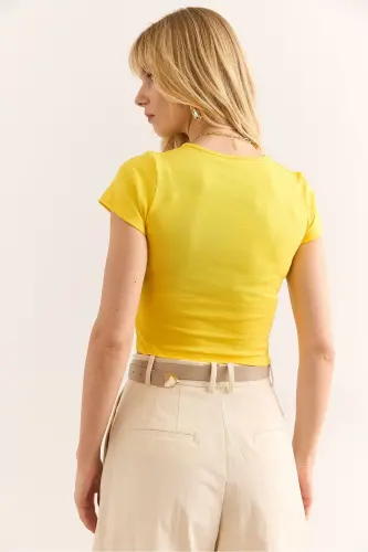 Женская Желтая Квадратная Горловина Укороченная Блузка Интерлок BLZ-190029 - 4