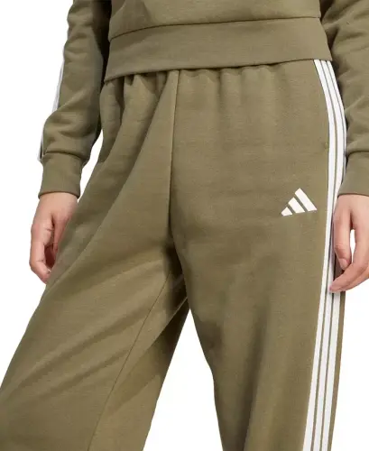Женские базовые брюки из флиса свободного кроя с 3 полосками Pull-On - Olive Strata/White - ADIDAS (1)